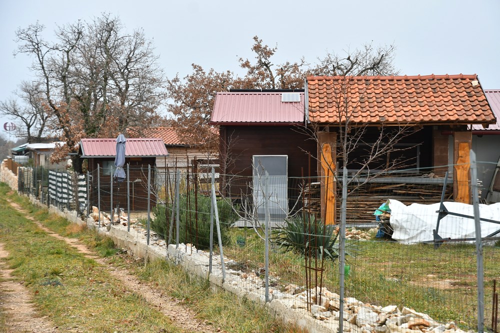 Akcija protiv bespravne gradnje (snimio Milivoj MIJOŠEK)